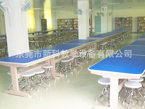 <a href='http://www.wj8vip.cn/chanpin/110-1.html' target='1' style='font-size:18px; font-weight:bold; color:#000000;'>圖書閱覽室</a>8