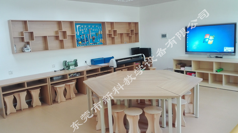 <a href='http://www.wj8vip.cn' target='1' style='font-size:14px; font-weight:bold; color:#0080ff;'>創客實驗室</a>