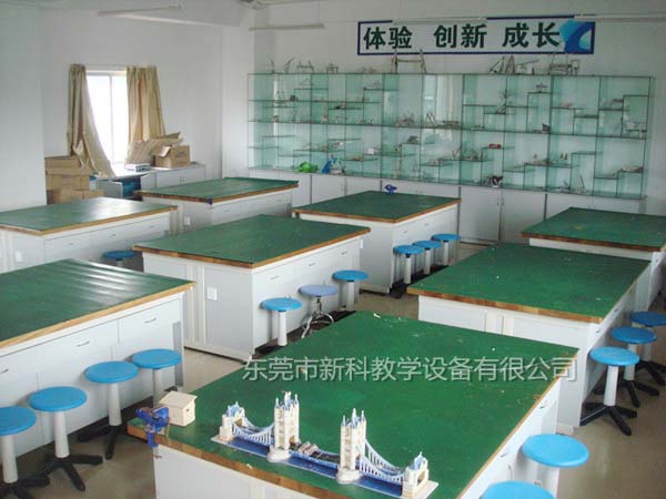 <a href='http://www.wj8vip.cn/chanpinyiji/37-1.html' target='1' style='font-size:18px; font-weight:bold; color:#ff0000;'>通用技術實驗室設備</a>